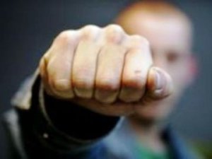 Новости » Криминал и ЧП » Общество: В Керчи сожитель избил женщину