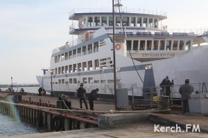 Новости » Общество: Энергетики совместными силами восстановили работу Керченской переправы