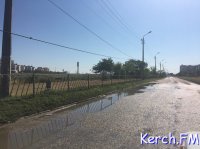 Новости » Коммуналка: Жители Ворошилова живут без воды из-за того, что в водоканале нет материалов для устранения порыва