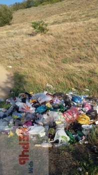 Новости » Общество: На пляже в Аршинцево появилась еще одна свалка