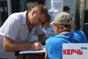 Новости » Общество: Протоколы и предупреждения: в Керчи продолжается борьба со стихийщиками