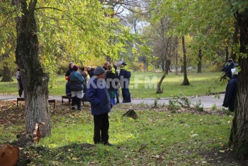 Новости » Общество: Тревогу сняли? В Керченский политех впустили людей (видео)