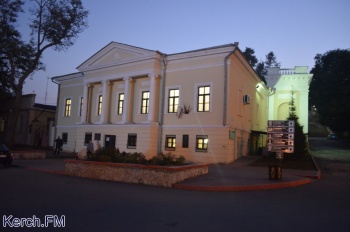 Новости » Общество: Парковки возле туристических объектов в городах Крыма должны обустроить до 1 мая