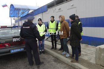 Новости » Общество: В Керчи полицейские провели акцию «Студенческий десант»