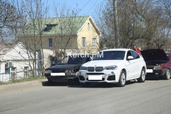 Новости » Криминал и ЧП: На Чкалова в Керчи произошла тройная авария