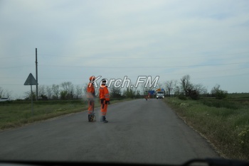 Новости » Общество: На дороге в Челядиново будут наносить разметку