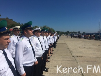 Новости » Общество: В Керчи отметили День пограничника