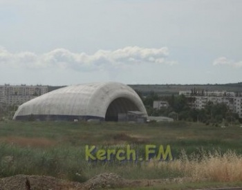 Новости » Общество: В Керчи хотят снести ледовый каток