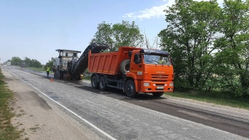 Новости » Общество: Строители «Тавриды» начали ремонт дорог в Крыму по нацпроекту