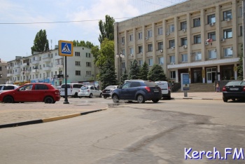 Новости » Общество: У сотрудника керченской администрации диагностировали коронавирус