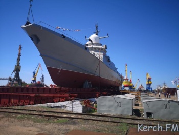 Новости » Общество: На заводе «Залив» спустили на воду новый малый ракетный корабль (видео)