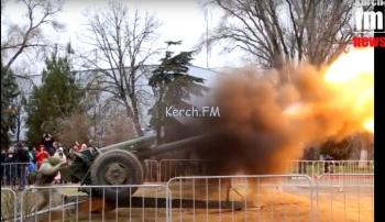 Новости » Общество: В третий раз в Керчи прогремит «Выстрел памяти»