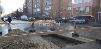 Новости » Общество: Керченский водоканал оставил после себя ямы