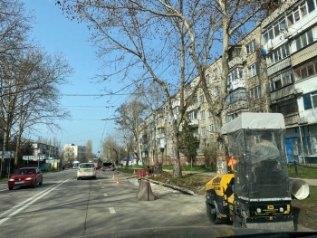 Новости » Общество: На Горького готовятся заасфальтировать провалившийся участок дороги