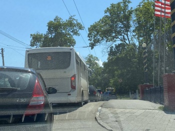 Новости » Общество: Центр Керчи опять завис в пробках