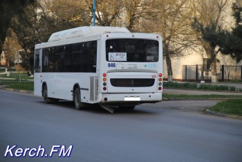 Новости » Общество: Дороги без воды: в Керчи общественный транспорт полностью возобновил движение