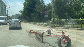 Новости » Общество: На Кирова заасфальтировали две огромные ямы