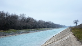 Новости » Общество: Воду из-под Азовского моря могут пустить по Северо-Крымскому каналу