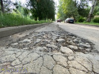 Новости » Общество: Паспорт объекта есть, ремонта дороги нет: керчане продолжают убивать автомобили на Нестерова