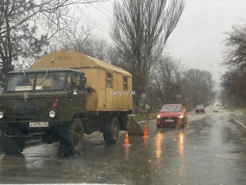 Новости » Общество: В Керчи частично затруднено движение транспорта на Кирова