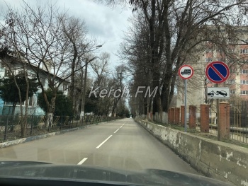 Новости » Общество: Еще на одной улице появилась разметка в Керчи  - на Курортной