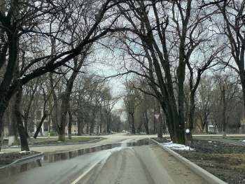 Новости » Общество: В Керчи на Суворова произошел порыв водовода