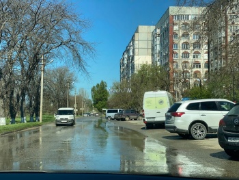 Новости » Коммуналка » Общество: На Кирова произошел порыв водовода