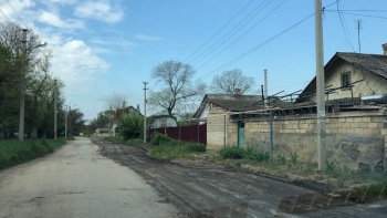 Новости » Общество: На Льва Толстого в Керчи начали снимать асфальт