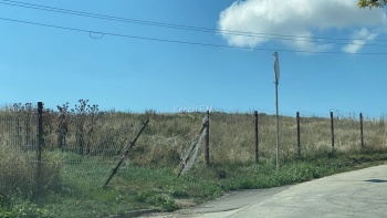 Новости » Общество: Позорище! Керчане просят привести в порядок забор на горе Митридат