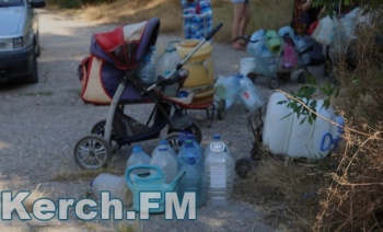 Новости » Коммуналка: Керчане в Аршинцево, запасайтесь водой!