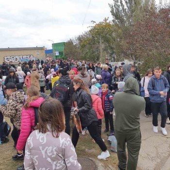 Новости » Общество: Время перенесли: эвакуация в садах и школах Керчи началась к обеду