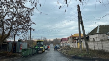 Новости » Общество: В Керчи на ул. Московской появился новый асфальт