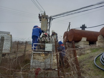 Новости » Общество: Керченский РЭС установил в СНТ «Маяк» новый трансформатор