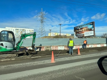 Новости » Общество: Работы по приведению обочин в порядок дошли до АТП