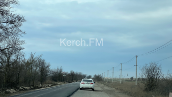 Новости » Общество:  Дорогу от аэропорта Керчь до Октябрьского начали асфальтировать