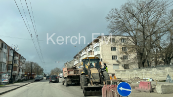 Новости » Общество: В центре Керчи снова образовалась пробка