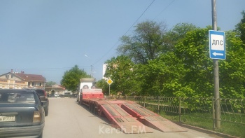 Новости » Общество: Шлагбаумская улица в Керчи встала  в "пробке"