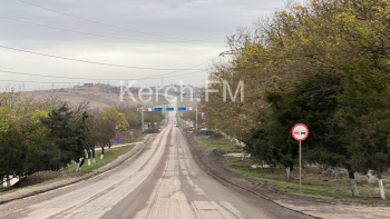 Новости » Общество: На выезде из Керчи сняли асфальт