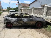 Новости » Криминал и ЧП: Пьяный крымчанин при помощи окурка сжег "мешающую" ему машину