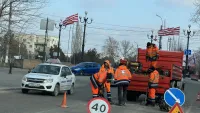 Новости » Общество: На Самойленко частично поднимают асфальт