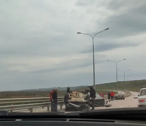 На автоподходах к Крымскому мосту произошла серьезная авария
