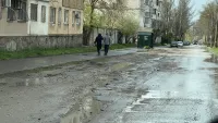 Нового асфальта на ул. Льва Толстого ждать не стоит, а вот ямочный ремонт обещают