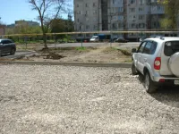 Новости » Общество: У дома №12 по Генерала Петрова в Керчи четко наметили парковку