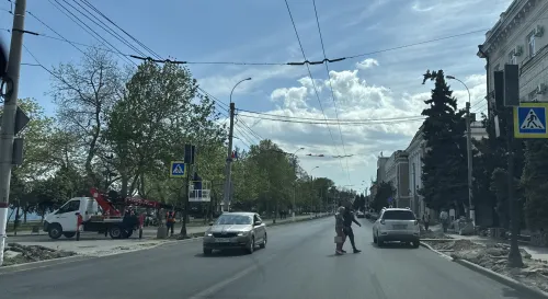 Новости » Общество: На Свердлова выключили светофор