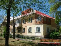 Новости » Общество: Работы по капитальному ремонту старой кровли в МКД Керчи продолжаются