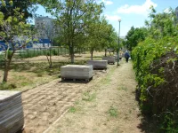 Вокруг дома № 10 по улице Генерала Петрова в Керчи кипит работа