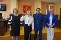 Новости » Общество: Девять керчан из числа детей-сирот получили ключи от новых квартир