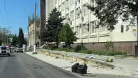Новости » Общество: У КЦ им.Богатикова появился парковочный карман