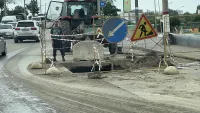Дорога затоплена водой: на Горького разрыли огромную яму