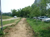 Новости » Общество: На внутриквартальной аллее в районе супермаркета "Яблоко" в Керчи работы не ведутся